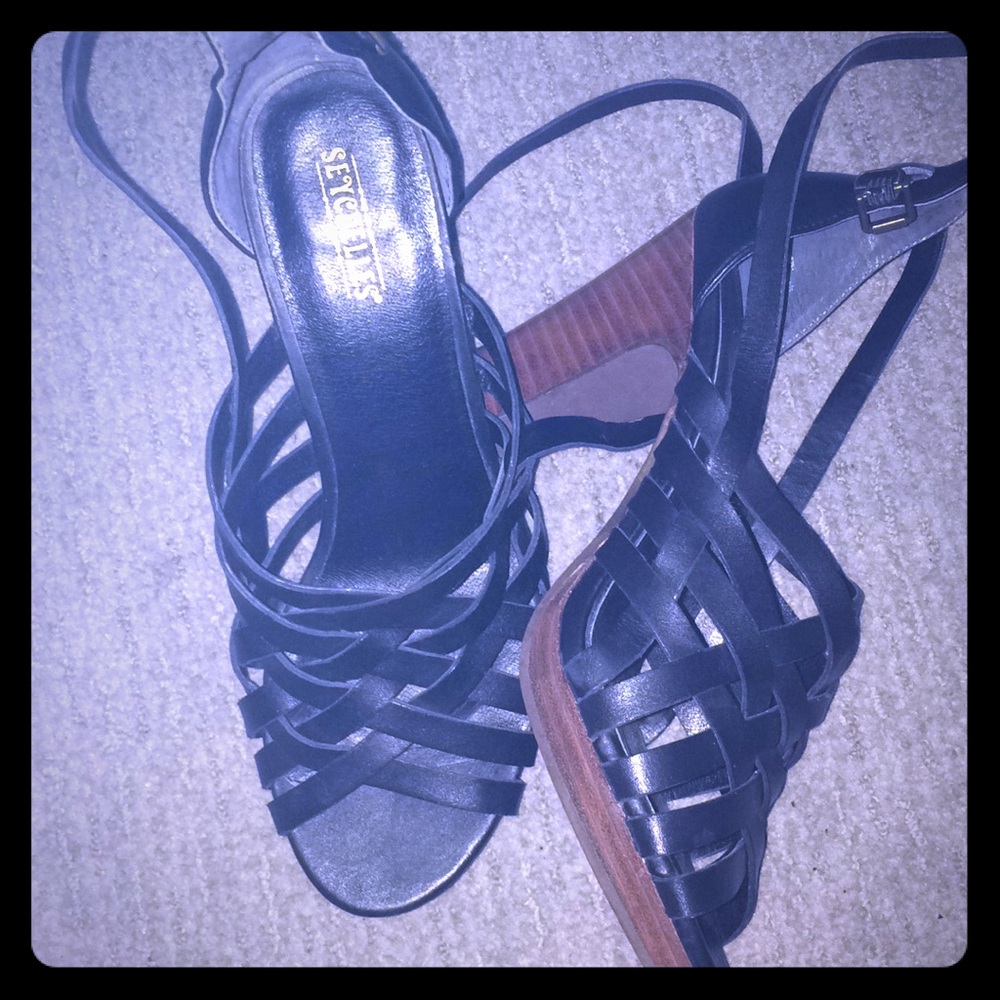 Seychelles black and brown